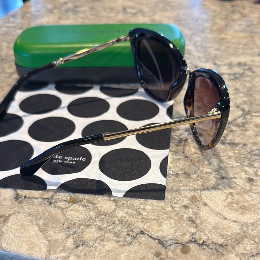 Kate Spade Black and Tortoise Sunglasses with Green Case - Picture 3 of 7